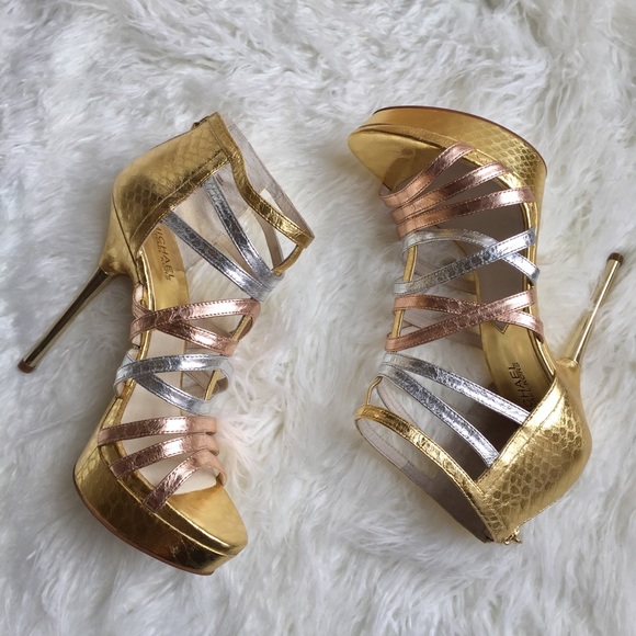 MICHAEL Michael Kors Shoes - NEW MICHAEL Michael Kors Maddie Platform heels